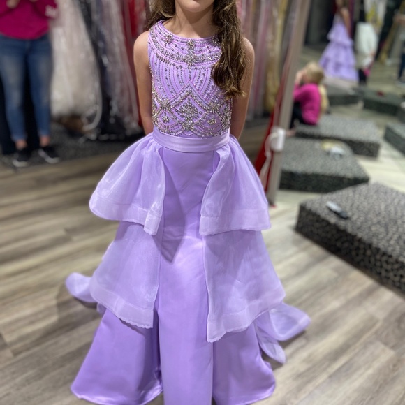 Ashley Lauren Size 6 Beautiful! Like new - Picture 2 of 3